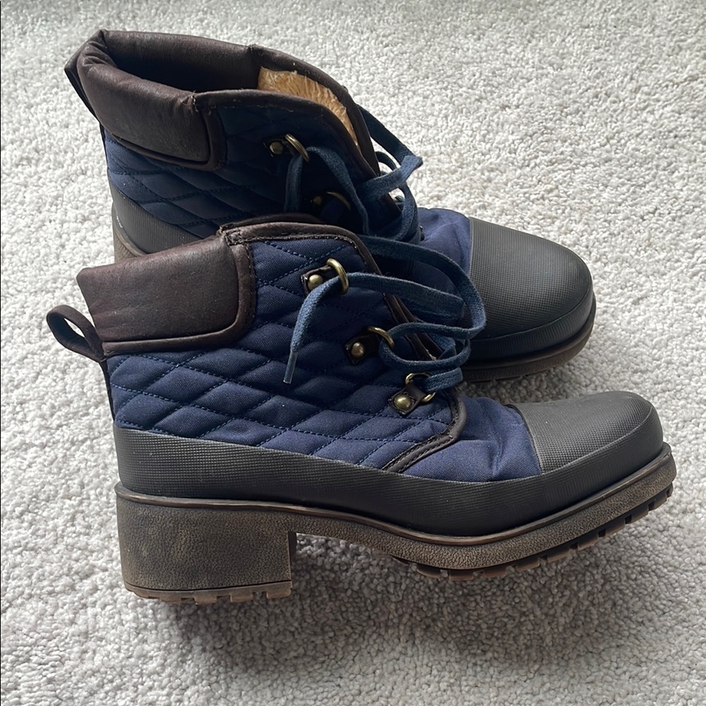 Stylish Women's Quilted Boots - Blue and Brown